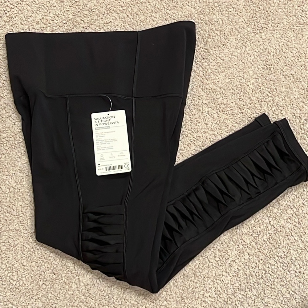 NWT Althleta Salutation 7/8 tight in powervita. Size M